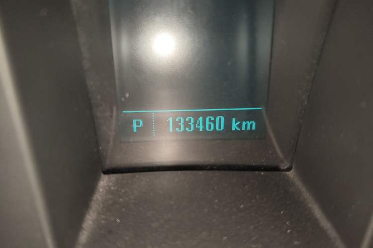 Used Buick GL8 2014 3.0L GT Luxury Business Haoya Edition Odometer Close Up