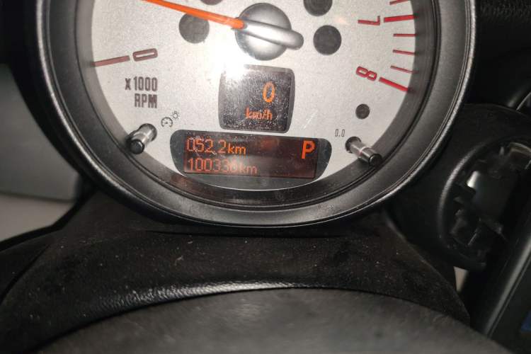 Used MINI 2011 1.6L ONE Odometer Close Up