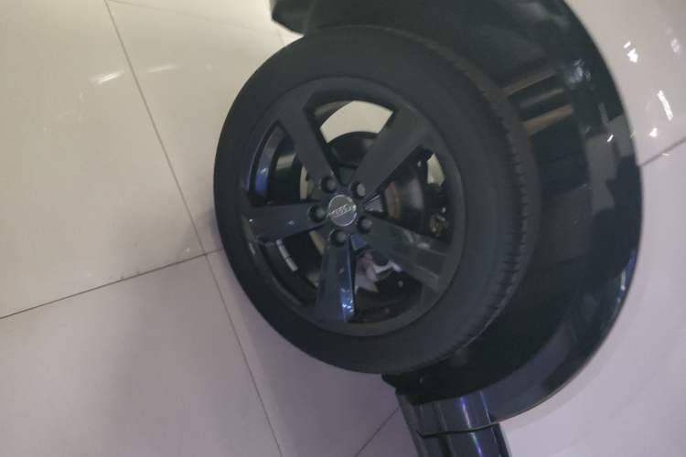 Used Audi Q2L 2021 35 TFSI Progressive Dynamic Edition Right Rear Wheel Hub