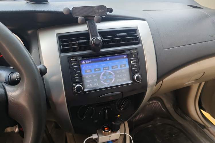 Used Nissan Livina 2013 1.6XE CVT Comfort Edition Audio And AC Panel