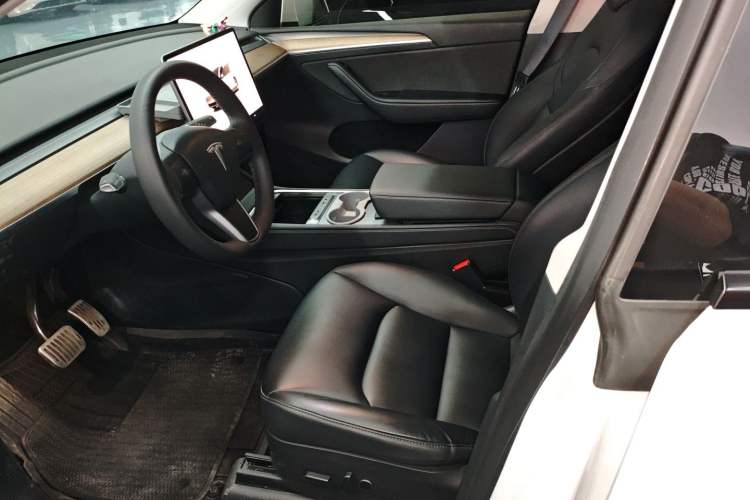 Used Tesla Model Y 2022 Rear-Wheel-Drive Version