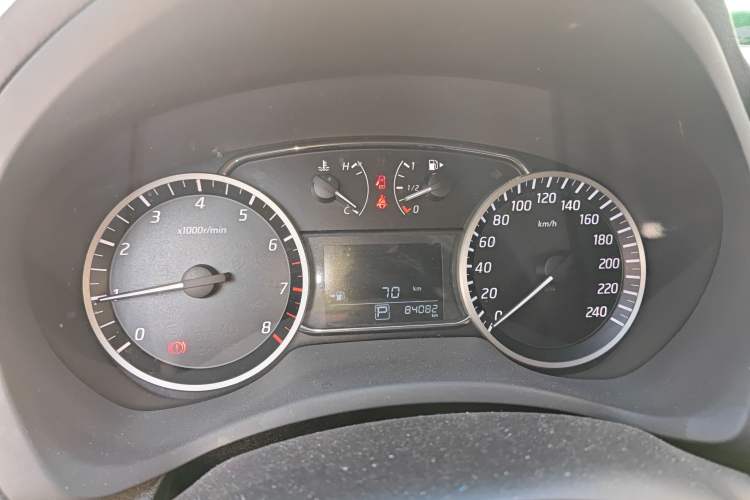 Used Nissan Sylphy 2019 1.6XV CVT Smart Connect Luxury Edition China VI Standard Instrument Cluster