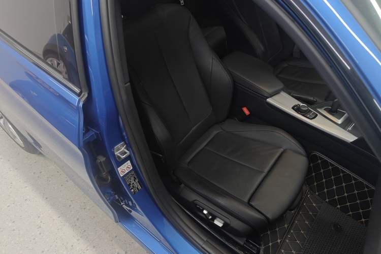 Used BMW 3 Series 2019 320i M Sport Package
