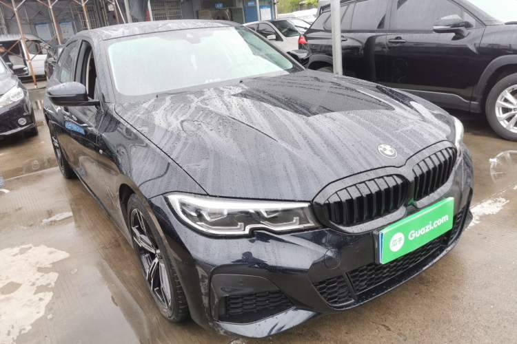 Used BMW 3 Series 2021 325i M Sport Package Front Right 45 Deg