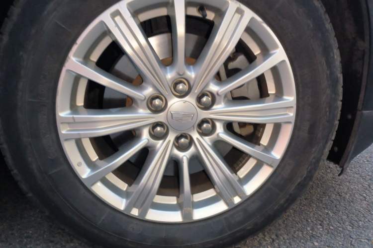 Used Cadillac XT5 2018 28E Four-Wheel Drive Tech Version