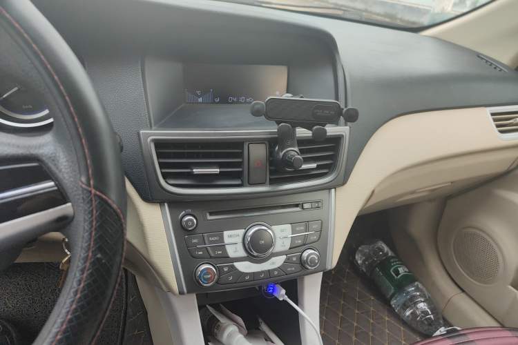 Used Soueast V5 Lingzhi 2012 1.5L Manual Standard Edition Audio And AC Panel