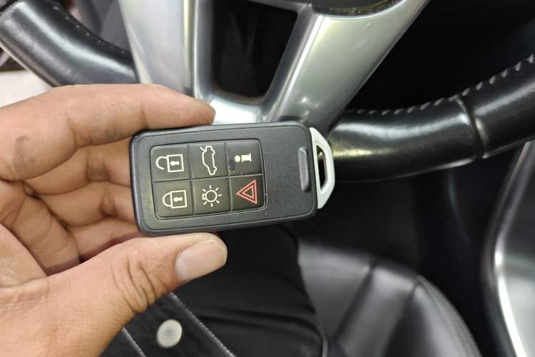 Used Volvo XC60 2015 T5 AWD Smart Drive Edition Vehicle Key