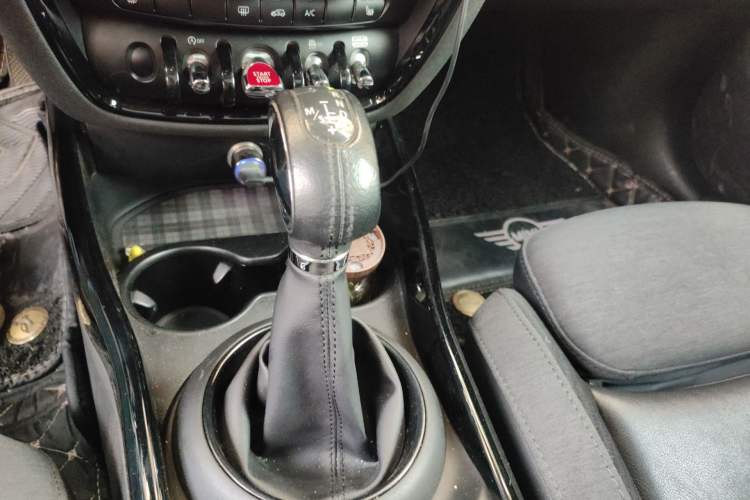 Used MINI Clubman 2018 1.5T COOPER Classic Edition Gear Lever