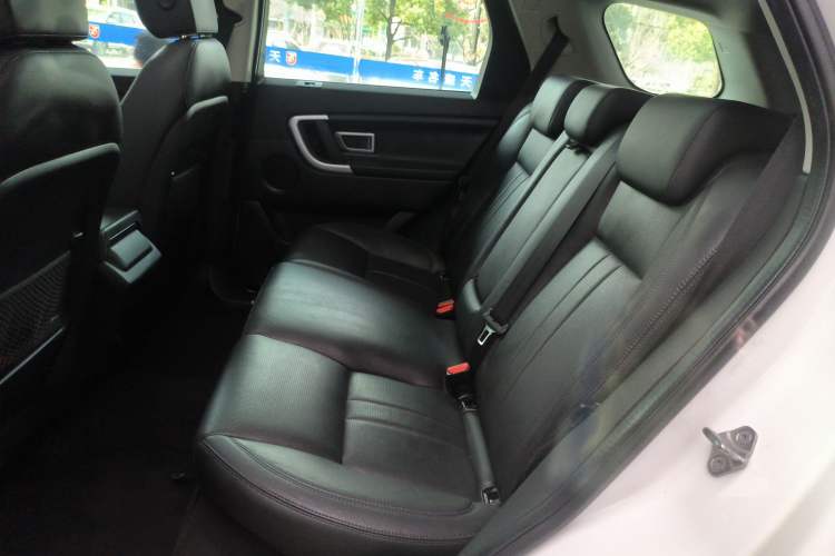 Used Land Rover Discovery Sport 2018 240 PS SE Version