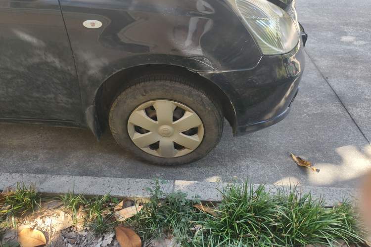 Used Nissan Livina 2010 Jingyue Edition 1.6L Manual All-Around Model
