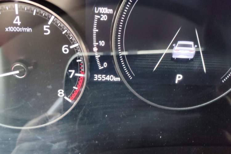 Used Mazda 3 Axela 2020 2.0L Automatic Zhiya Edition Odometer Close Up