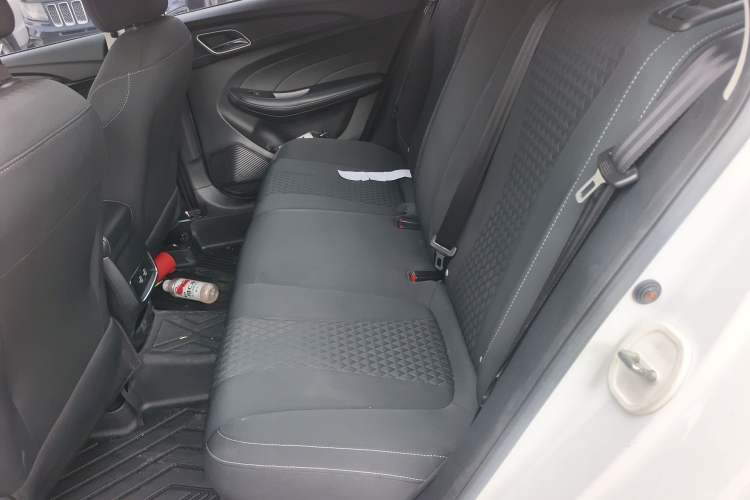 Used Roewe i5 2019 1.5L Automatic 4G Connected Langyue Edition Left Rear Seat