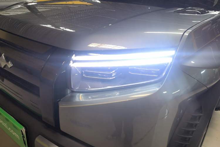 Used Formula Leopard Titanium 3 2025 501 km All-Wheel Drive Intelligent Driving Max Edition
