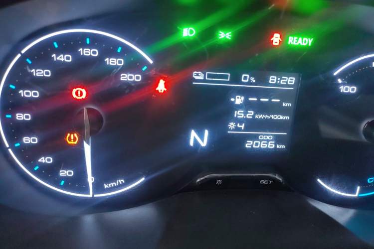 Used Wuling Hongguang New Energy 2024 All-Electric Model 300KM Standard Version Instrument Cluster