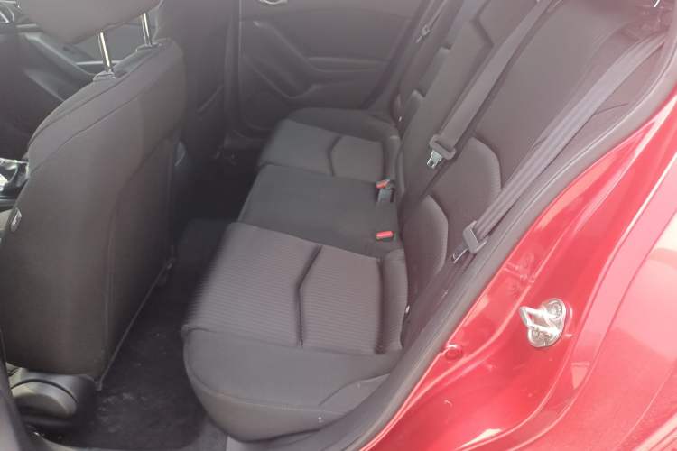 Used Mazda Mazda 3 Axela 2016 Hatchback 1.5L Automatic Luxury Model