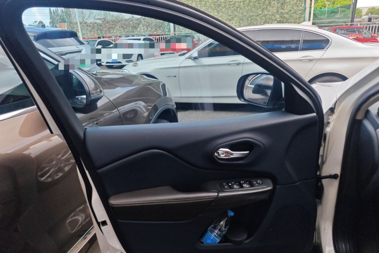 Used Jeep Cherokee 2016 2.4L Leading Edition