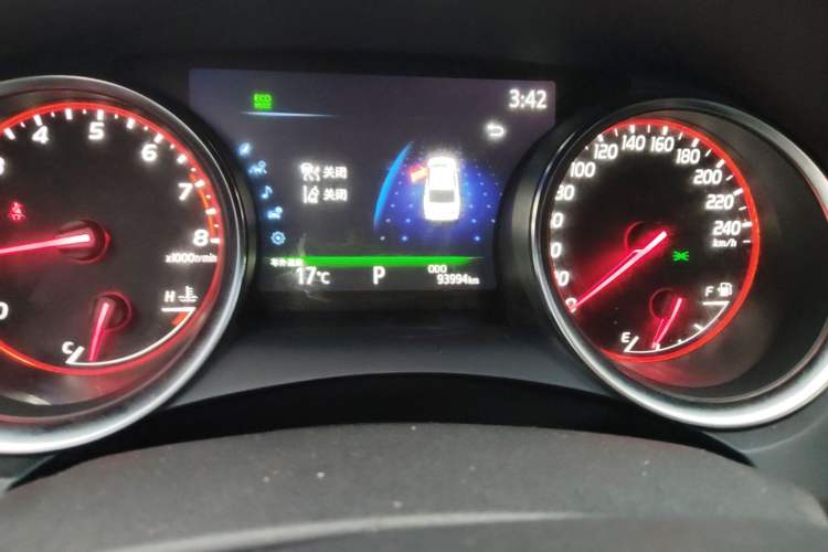 Used Toyota Camry 2019 2.5S FENGSHANG Version China VI Standard Odometer Close Up