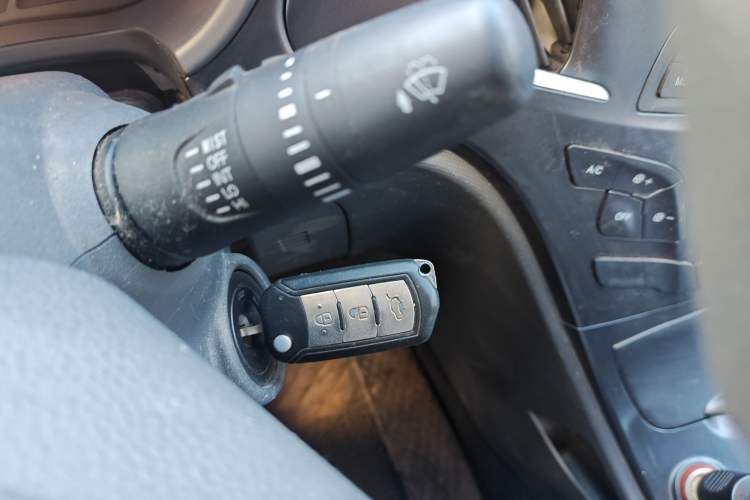 Used GAC Gonow E Mei 2014 1.6L Manual Luxury Model
