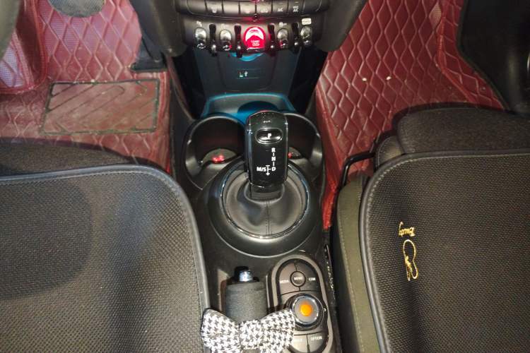 Used MINI MINI 2018 1.5T COOPER Artist