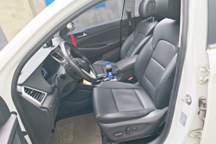 Used Hyundai Tucson 2018 1.6T Dual-Clutch Two-Wheel Drive 15th Anniversary Special Edition
