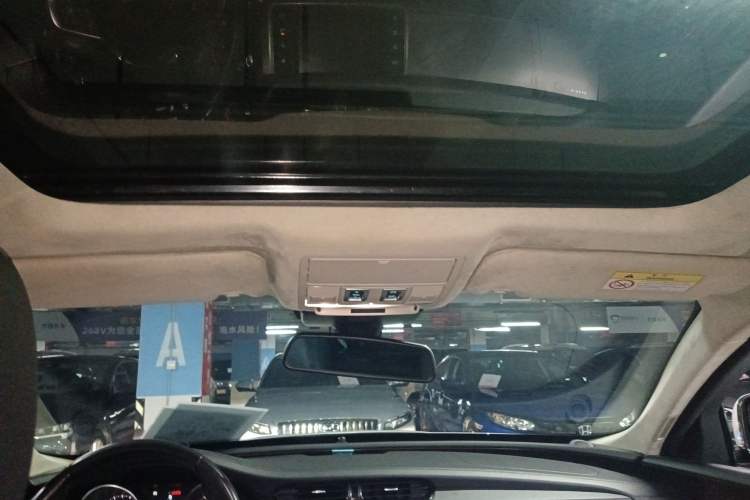 Used Jaguar XFL 2018 XFL 2.0T 200PS Elite Edition Headliner