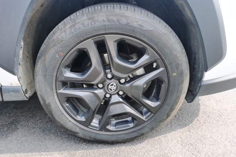 Used Toyota RAV4 2022 2.0L CVT Four-Wheel Drive Premium Edition