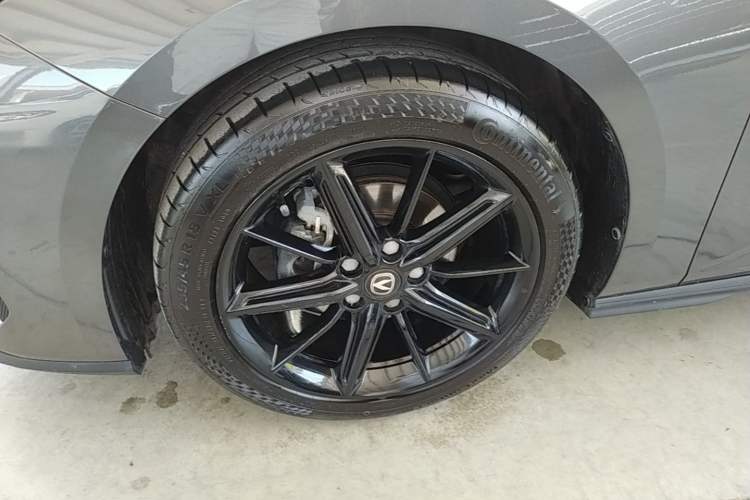 Used CHANGAN UNI-V 2023 1.5T Prestige Model