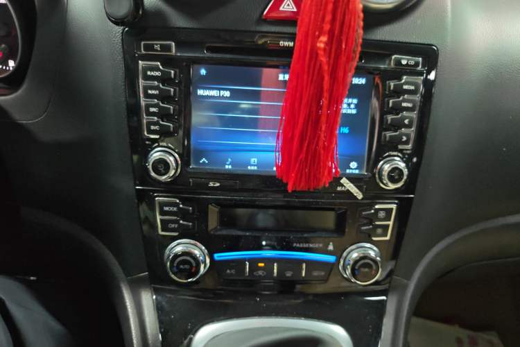 Used Haval H6 2015 Upgraded Model 1.5T Manual Two-Wheel Drive Elite Version Audio And AC Panel