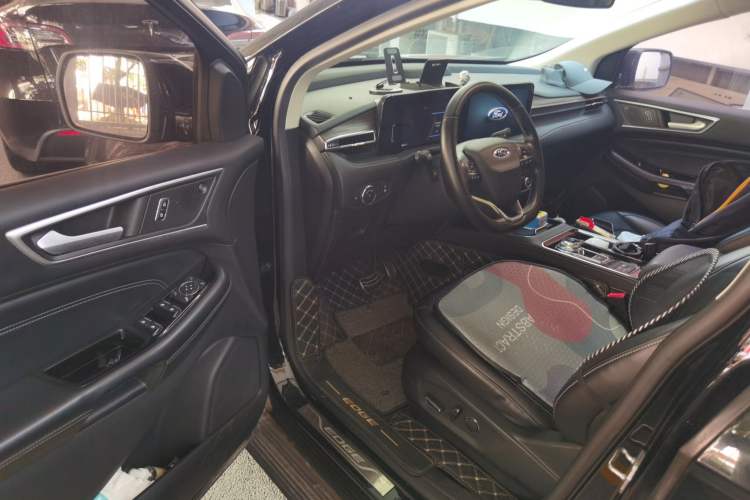 Used Ford Edge 2021 PLUS EcoBoost 245 Two-Wheel-Drive Titanium 7-Seater
