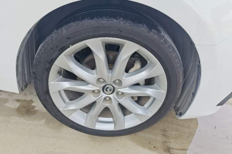 Used Mazda 3 Axela 2014 Sedan 2.0L Automatic Sport Model