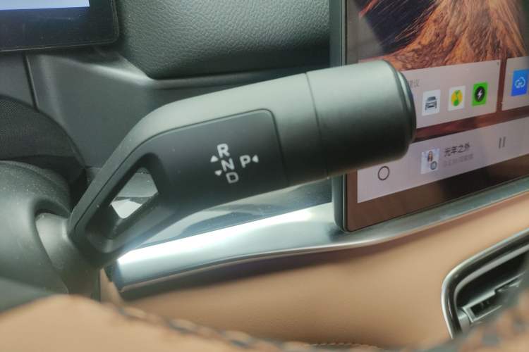 Used Geely Galaxy A7 2025 Model EM-i 150km Starship Edition Gear Lever