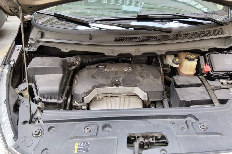 Used Buick GL8 2017 25S Comfort Version China V Standard Engine Bay Right