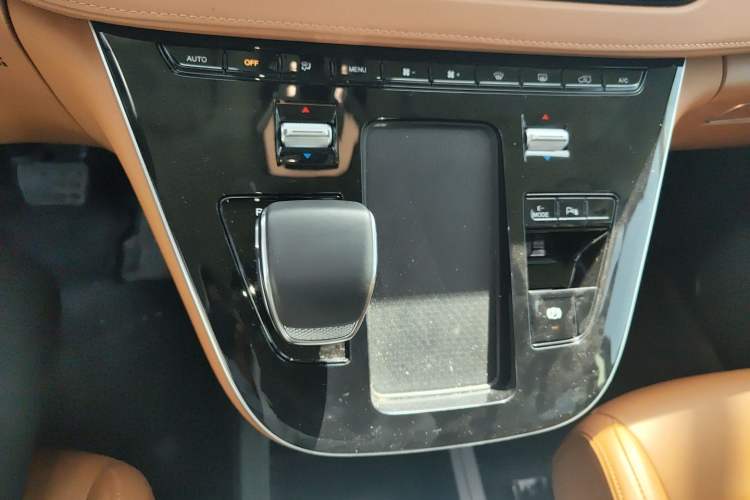 Used Hongqi HQ9 PHEV 2024 2.0T Four-Wheel Drive Business Edition
