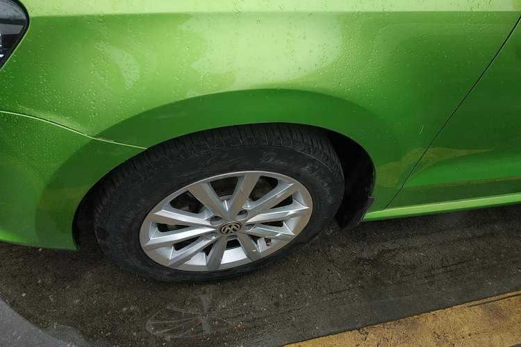 Used Volkswagen Polo 2014 1.6L Automatic Luxury Edition Exterior 4