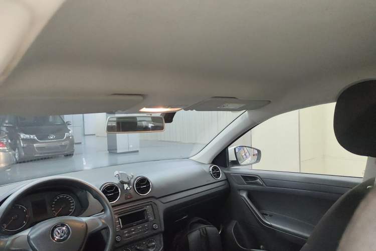 Used Volkswagen Jetta 2017 1.5L Manual Fashion Edition
