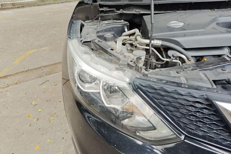 Used Nissan Qashqai 2016 2.0L CVT Elite Edition Right Front Headlight