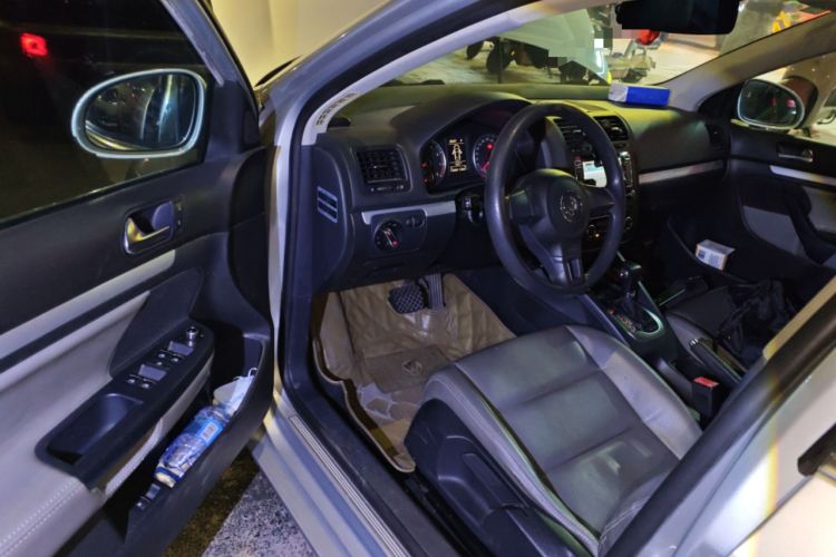 Used Volkswagen Sagitar 2011 1.4 TSI Automatic Tech Model Driver Seat