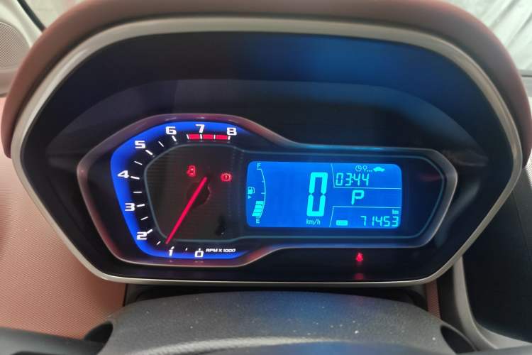 Used Chevrolet Aveo Sonic 2014 Hatchback 1.6 SX AT Fashion Edition