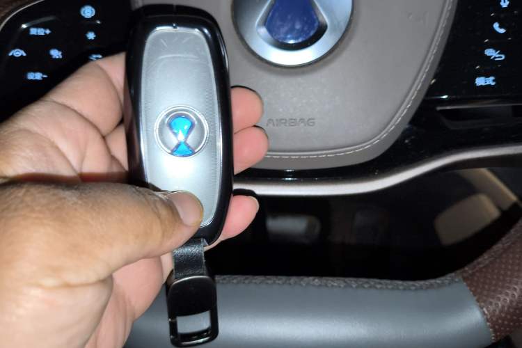 Used Denza D9 2022 DM-i 970 Four-Wheel Drive Prestige Model
