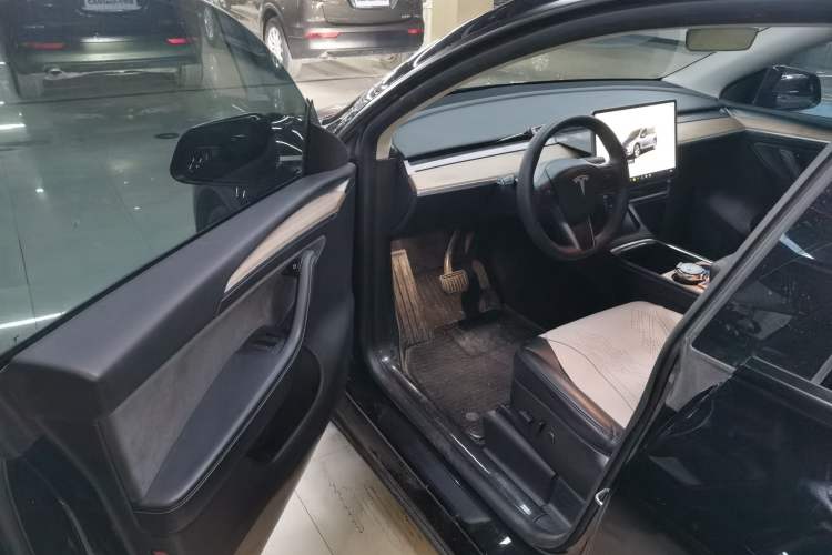 Used Tesla Model Y 2022 Rear-Wheel-Drive Version
