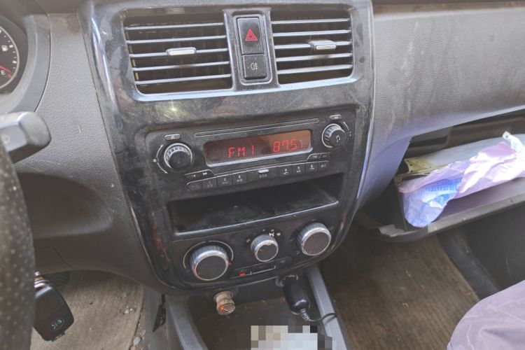 Used Wuling Rongguang V 2015 1.2L Base Version
