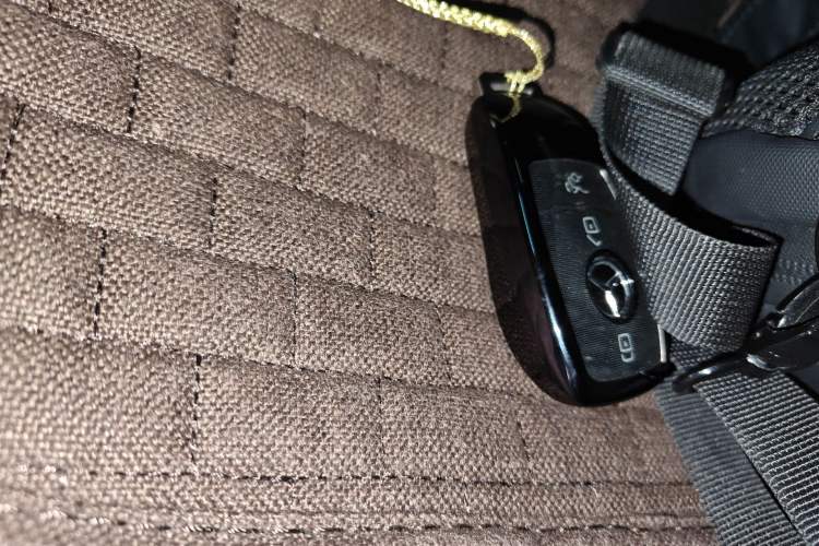 Used Mercedes-Benz E-Class 2019 Restyled E 300 L Sporty and Stylish Edition Vehicle Key