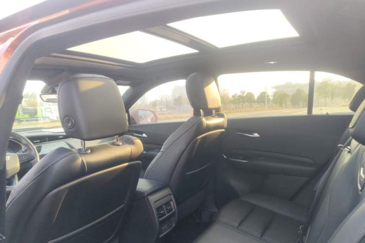 Used Cadillac XT4 2018 28T 4x4 Platinum Sport Edition
