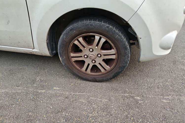 Used JMEV E200L 2018 E200L Standard Model (250 km) Right Front Wheel Hub