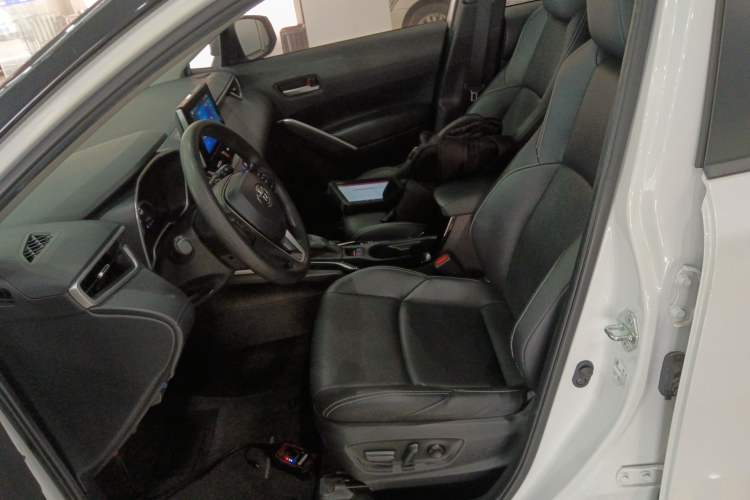 Used Toyota FRONTLANDER 2022 2.0L CVT Luxury PLUS Edition