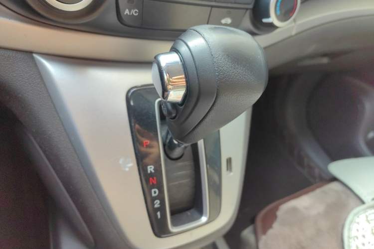 Used Honda CR-V 2012 2.0L two-wheel drive urban version