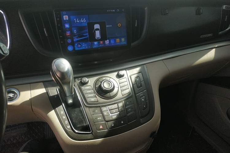 Used Buick GL8 2011 2.4L LT Luxury Business Executive Edition Audio And AC Panel