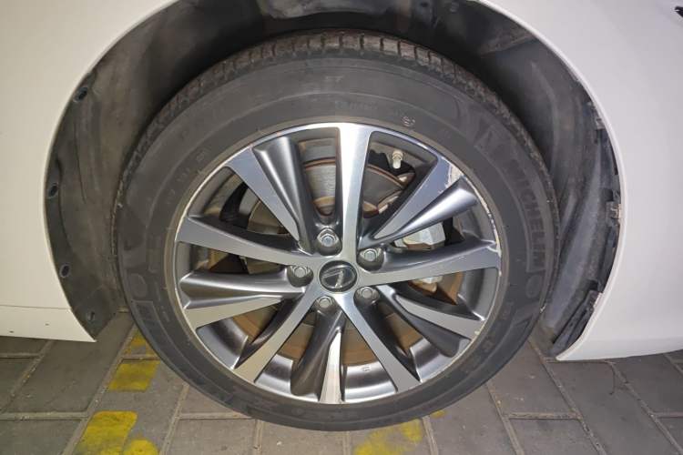 Used Lexus ES 2020 300h Premier Edition