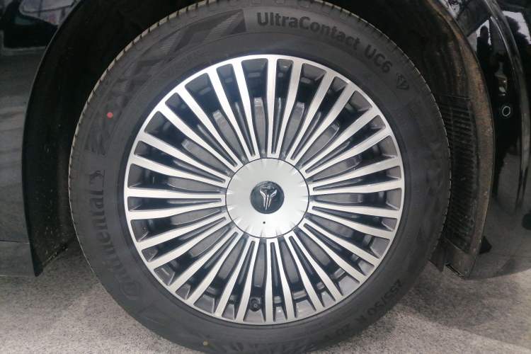 Used VOYAH Dream 2025 PHEV Four-Wheel Drive Excellence Kunpeng Edition