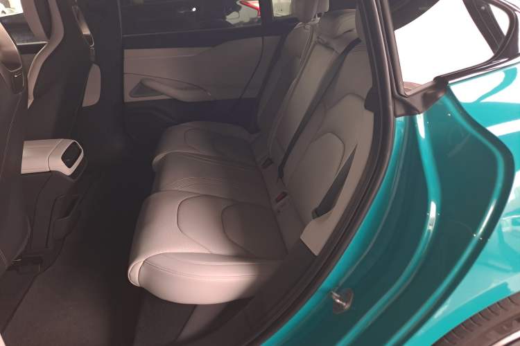 Used Xiaomi Auto SU7 2024 Rear-Drive Ultra-Long Range Advanced Pro-Level Intelligent Driving Version Left Rear Seat